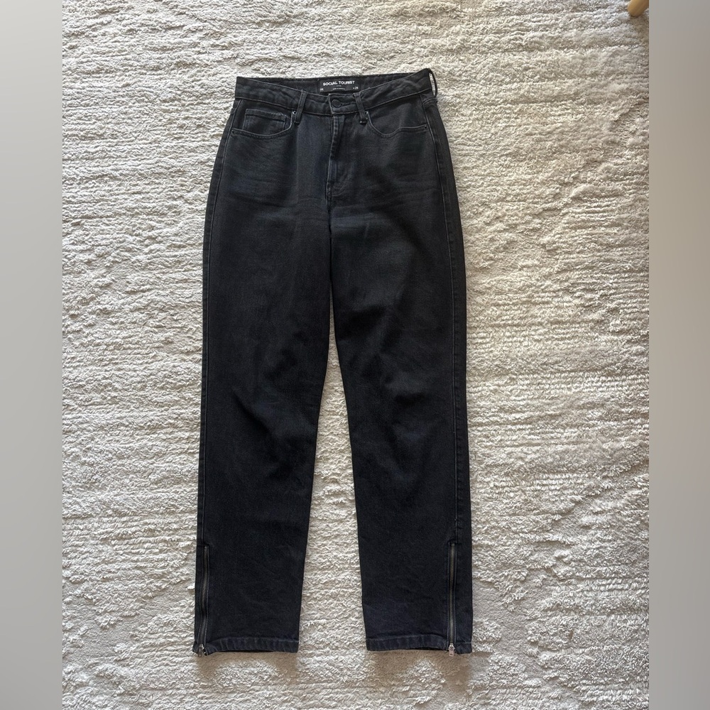 Social Tourist Ultra High Rise Straight Jeans in black Size 28